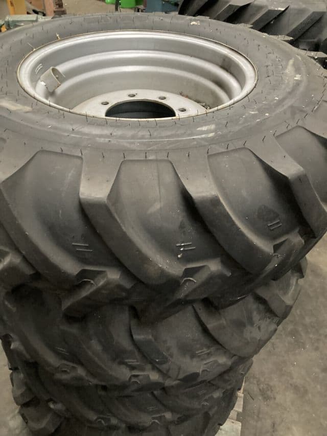 400/80-24 Mitas banden, gebruikt