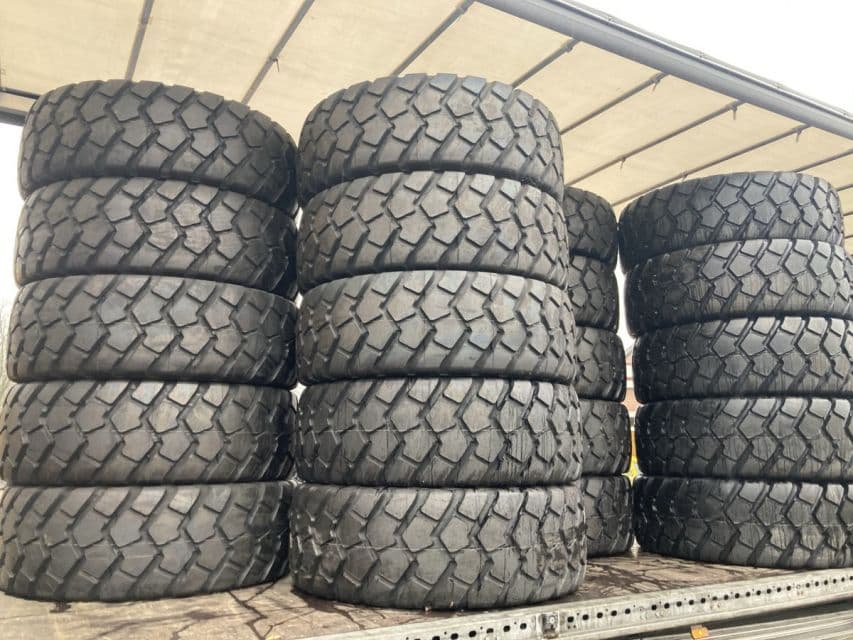 20,5 x 25 radiaal XHA loaderbanden, voor zeer interessante prijs!