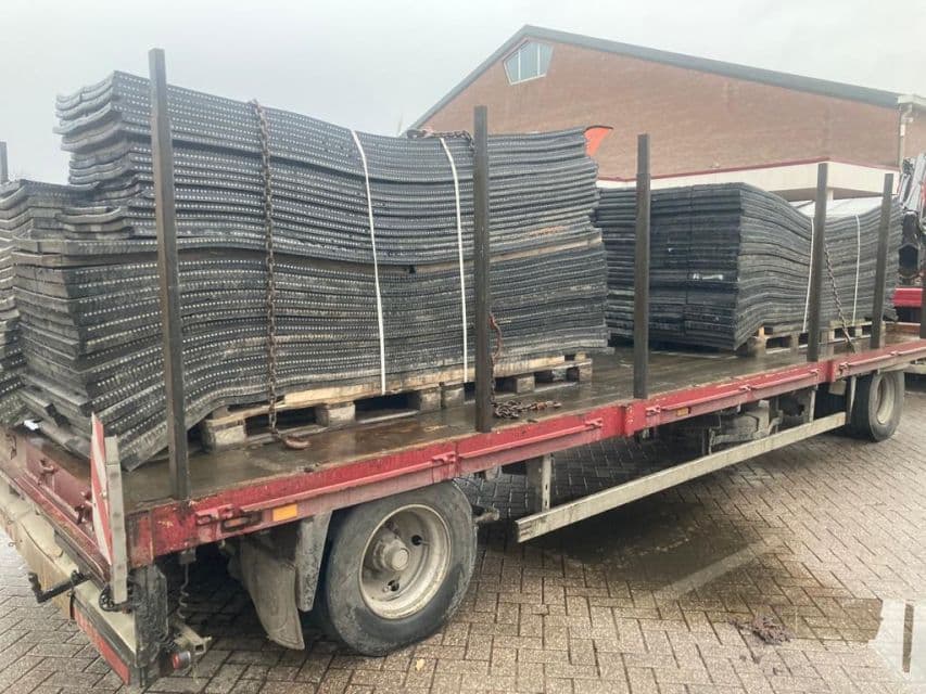 Weer op voorraad: rubberen matten voor modderschaaf