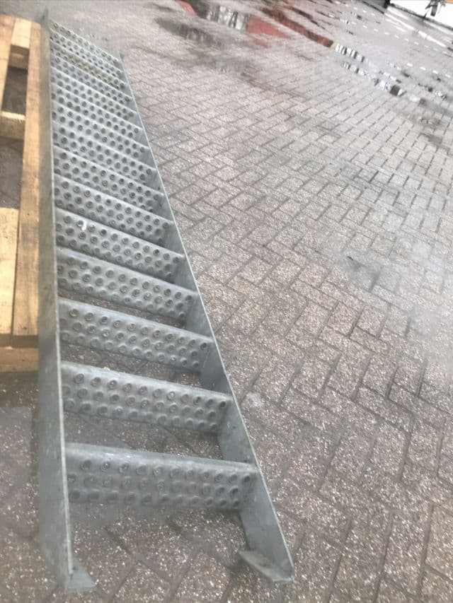 Zwaar verzinkte trap