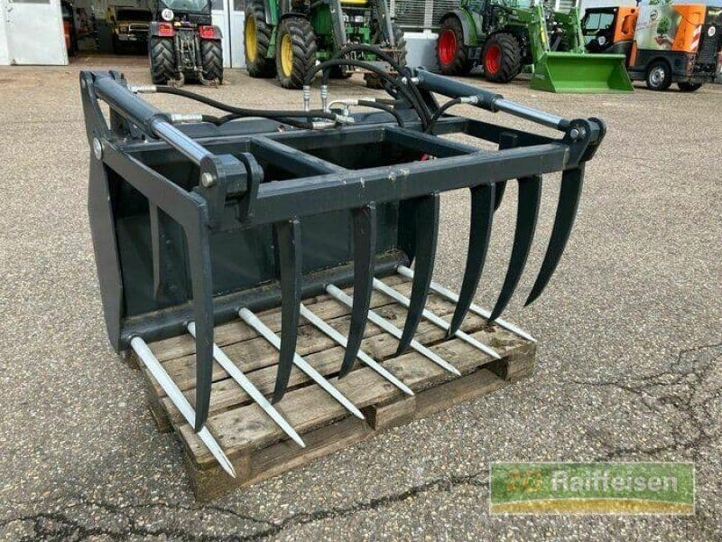 Schäffer Dung und Silagezange