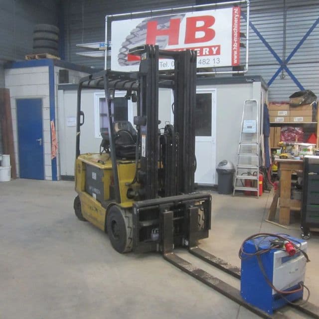 Caterpillar EP25K, elek, bj 2011, triplomast, side shift, hydro vorkverstelling.