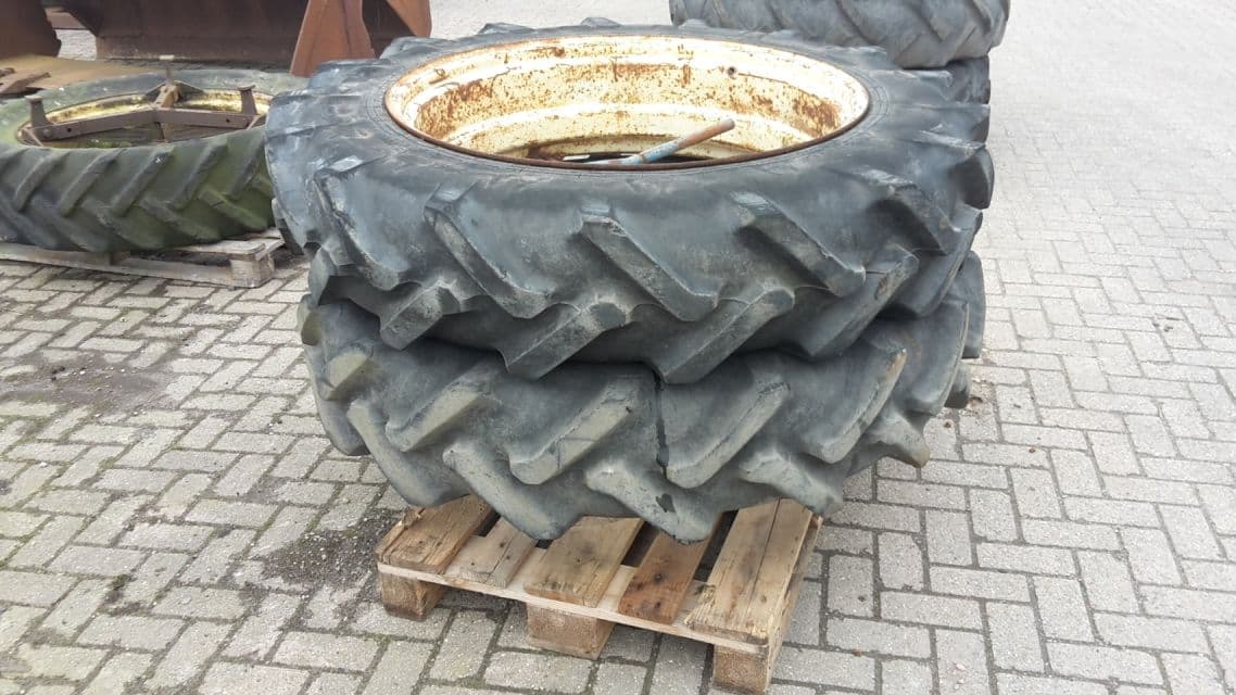 Pirelli dubbellucht 13.6-38