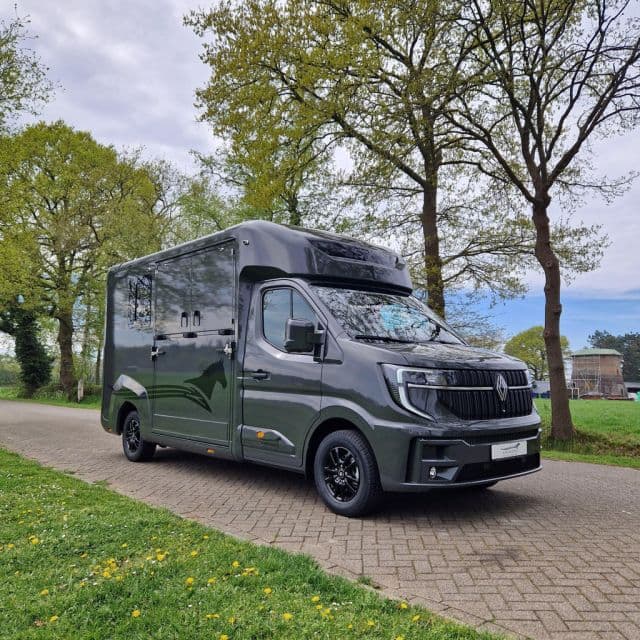 Renault Master STX S3 paardenwagen demo Pro-Safety model 2025, ID 32