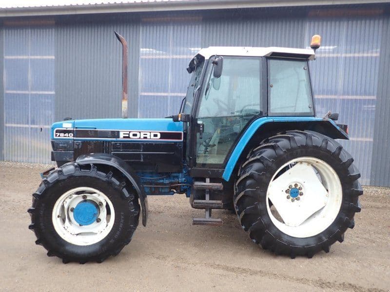 New Holland 7840