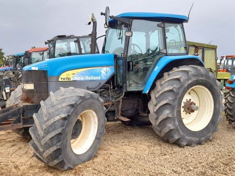 New Holland TM190