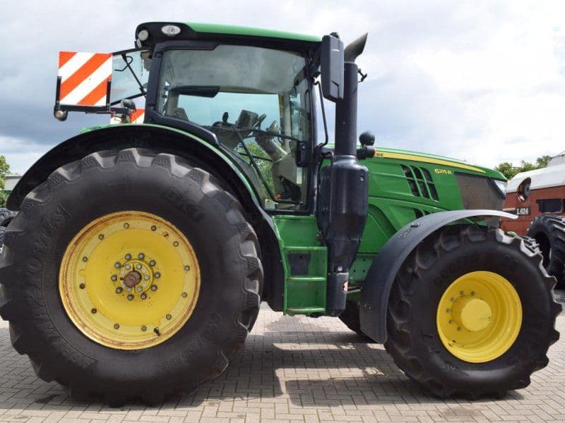 John Deere 6215 R