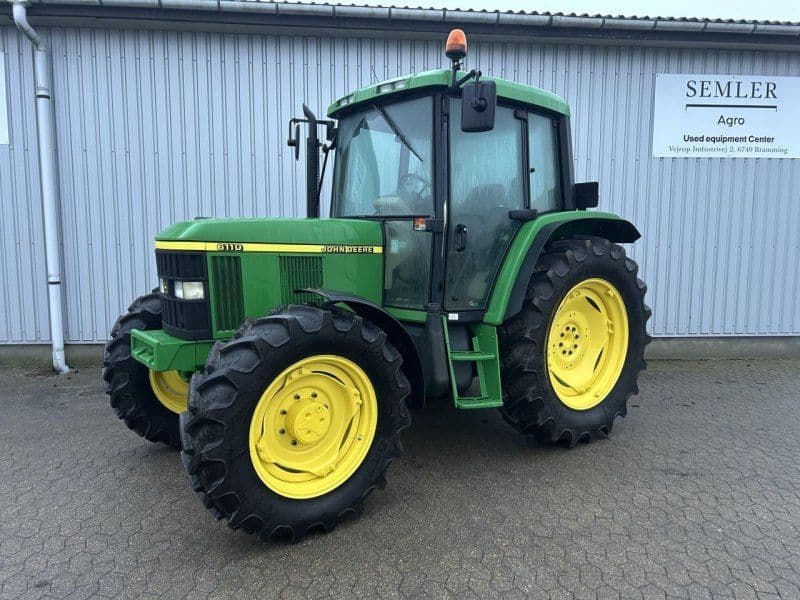 John Deere 6110
