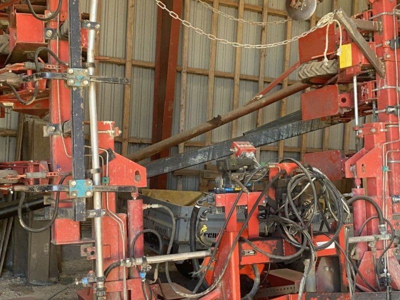 Becker 12 rækket såmaskine med udstyr til flydende gødning. Fronttank m