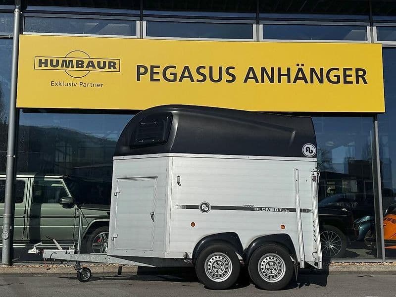 Blomert Nairobi 2-Pferde Alu 1. Hand 2,4t. Sattelkammer