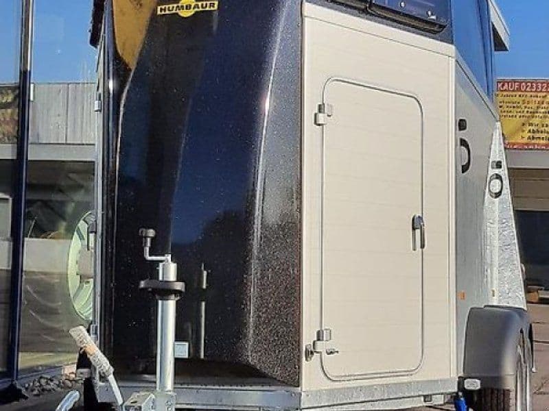 Humbaur Xanthos Aero Pferde 2,4 to  Alu 100km/h SK DS