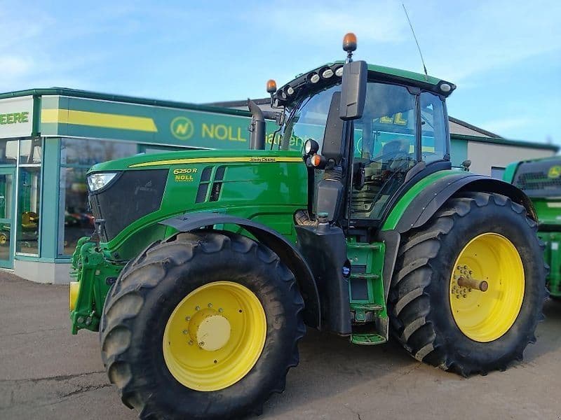 John Deere 6250R