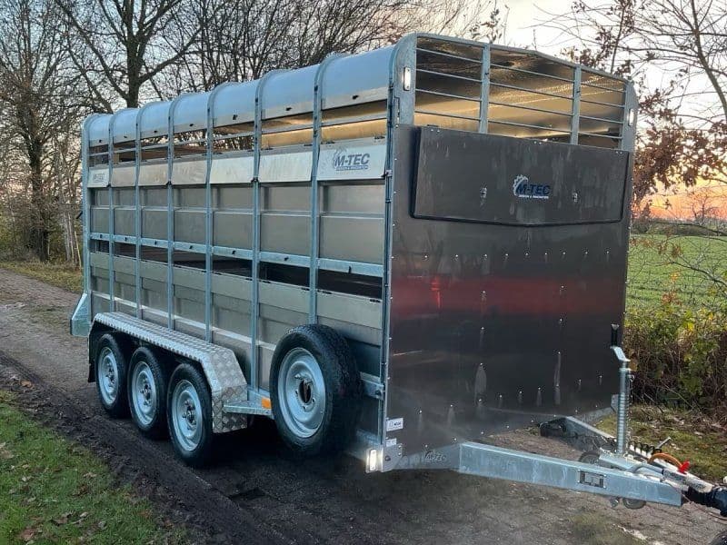 M-Tec PKW Viehanhänger