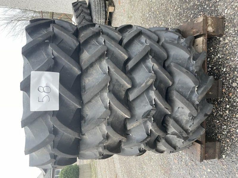 Pirelli 250/80-18 Traktordæk