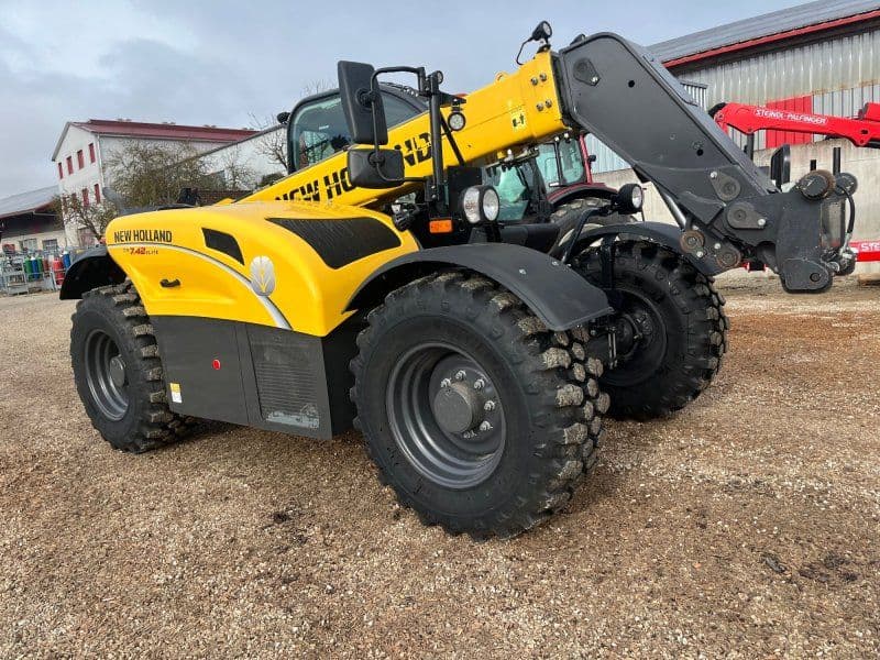 New Holland TH 7.42 Elite