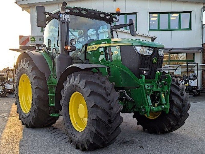 John Deere 6R215