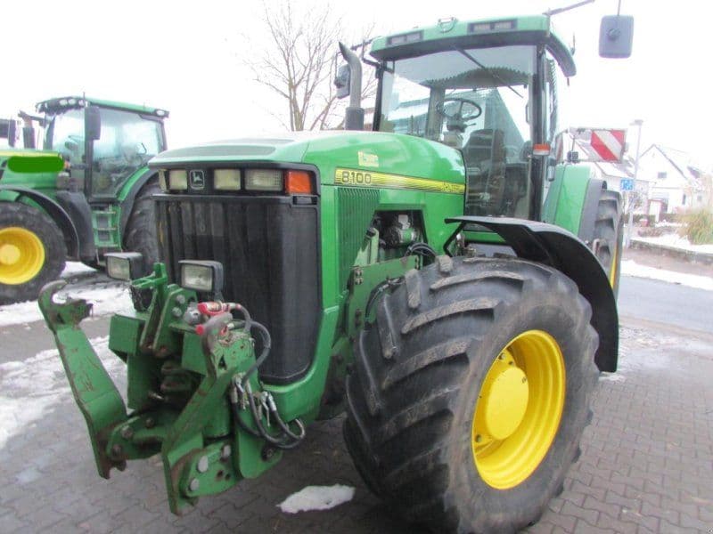 John Deere 8100