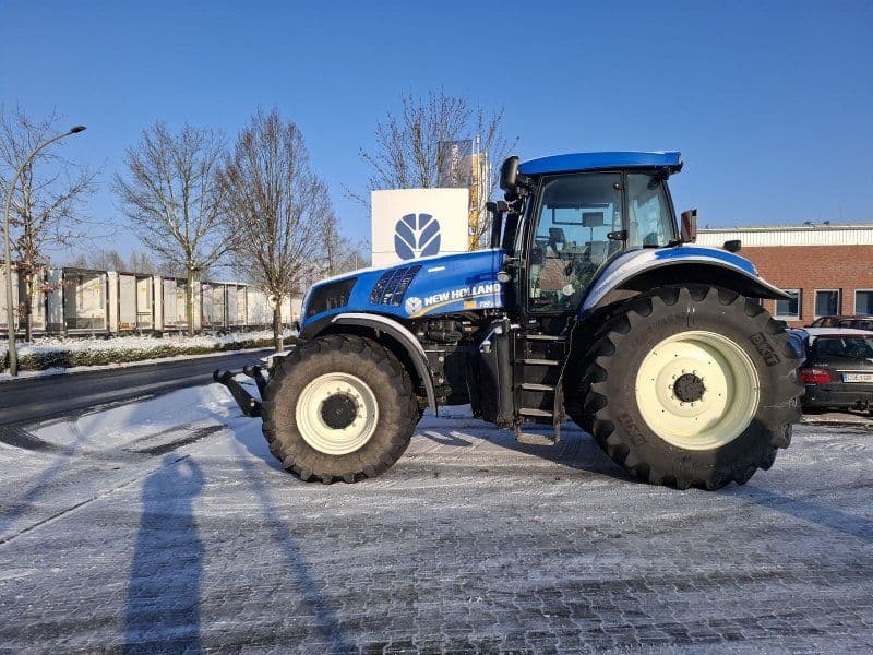 New Holland T8.300 AC mit RTK