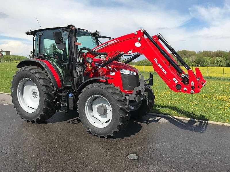 Massey Ferguson 5711 Dyna-4