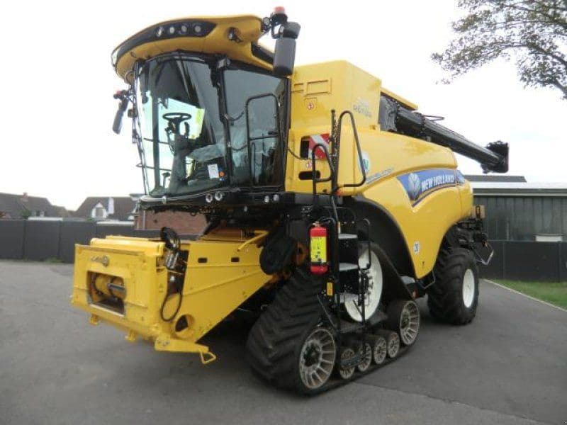 New Holland CR 8.80 STAGE5 RAUPE