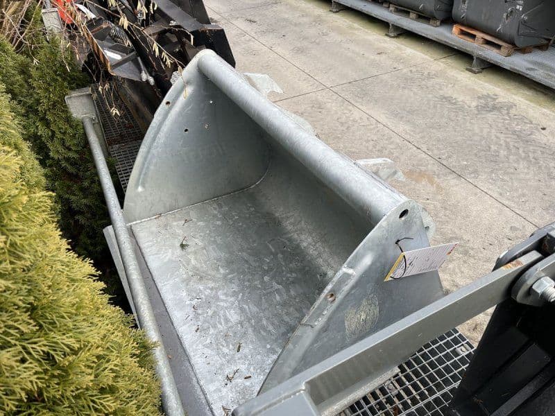 Fliegl Erdschaufel 1200mm mit Weidemann HV