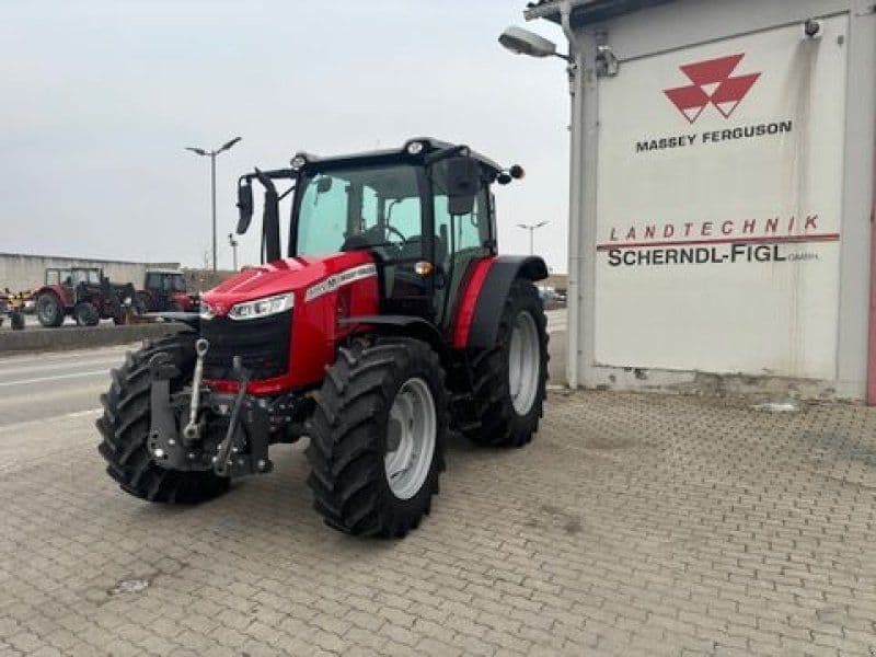 Massey Ferguson 5711 M