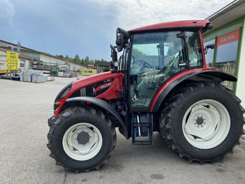 Valtra A75