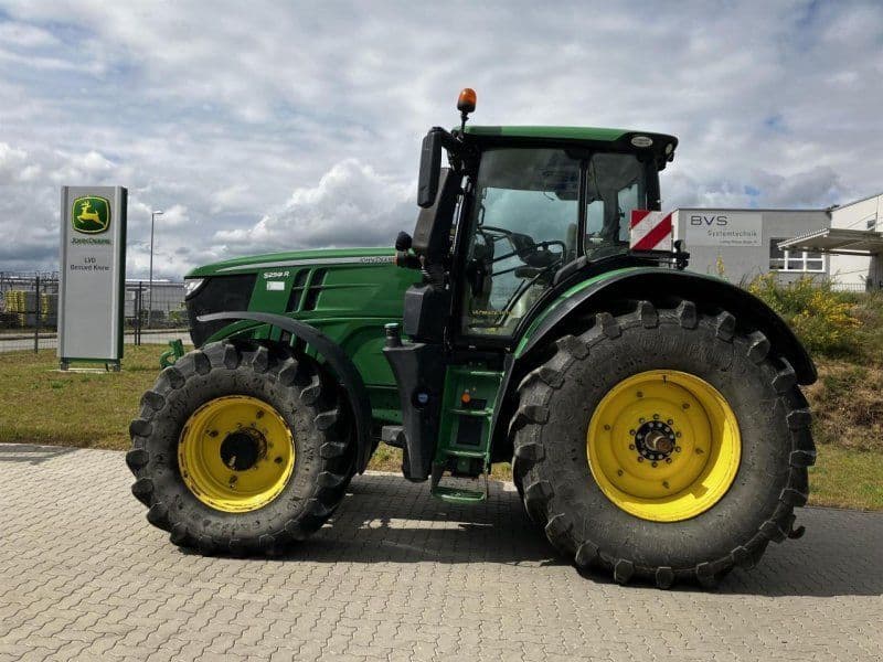 John Deere 6250R