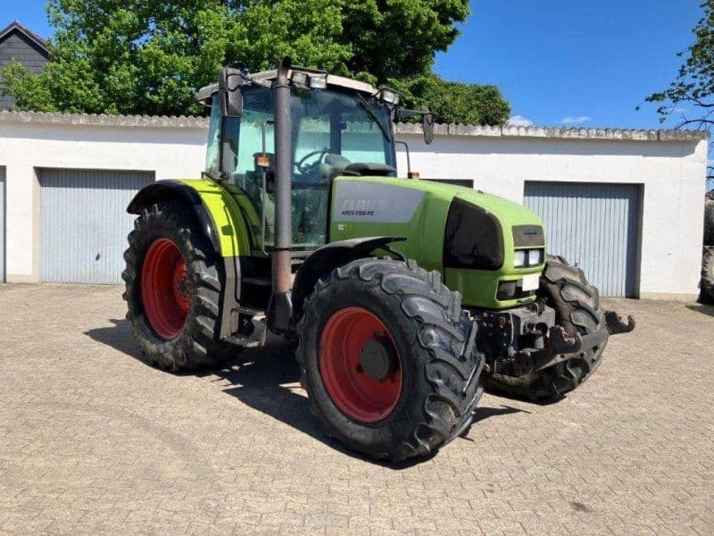 Claas Ares 696