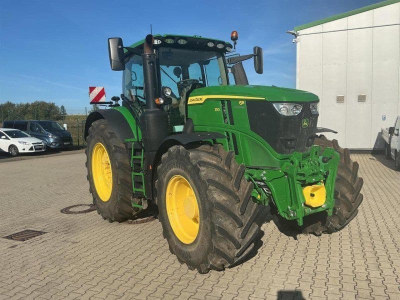 John Deere 6R 250