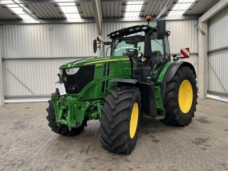 John Deere 6250R