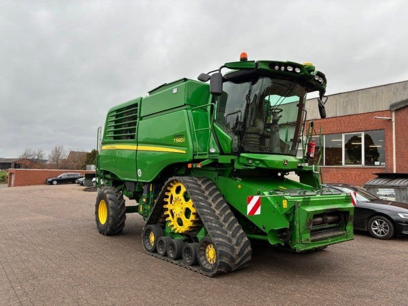 John Deere T560