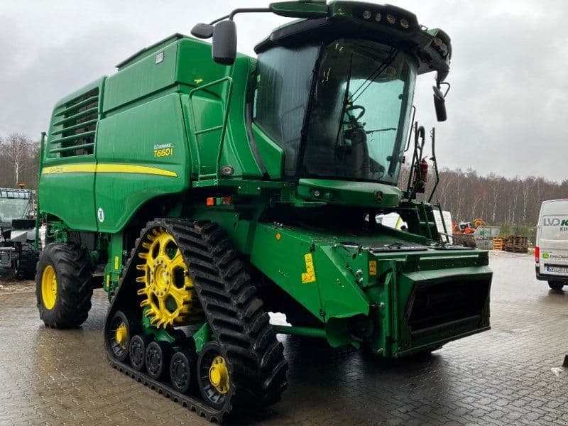 John Deere T660i