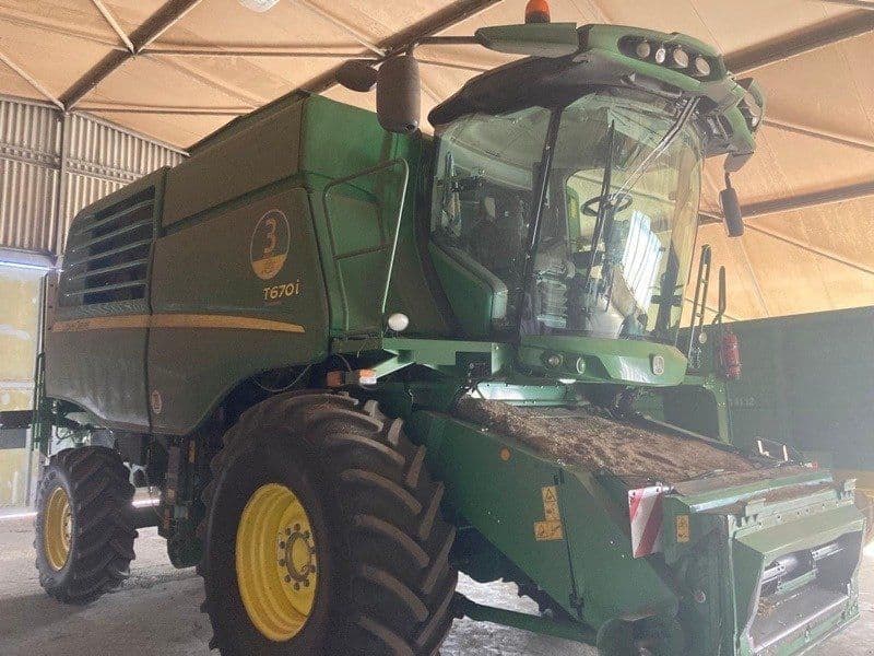 John Deere T670i