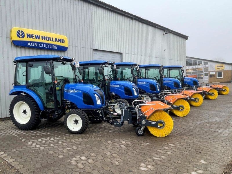 New Holland BOOMER 35 HST
