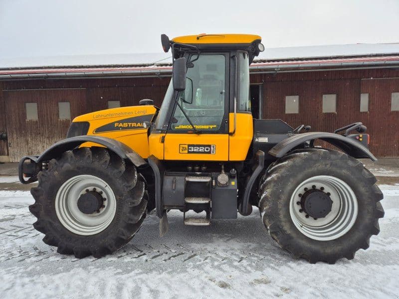 JCB 3220