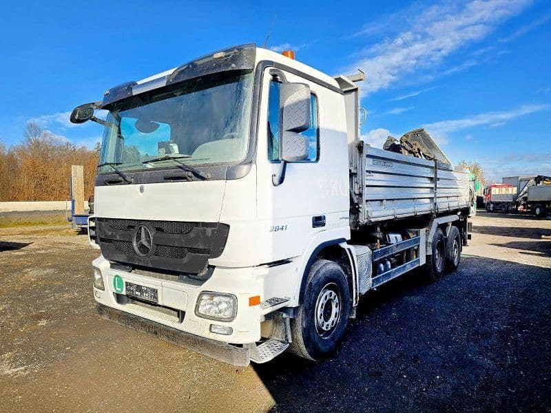 Mercedes-Benz 2841