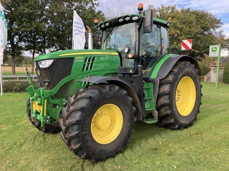 John Deere 6215R
