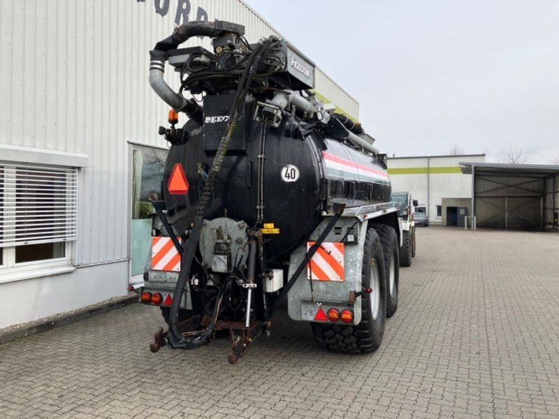 Peecon EUR-200 mit Turbokranarm (Kaweco)