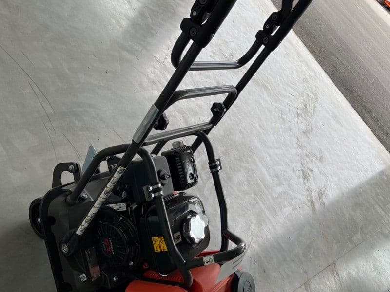 Husqvarna LF 75 LAT Rüttelplatte mit 420 mm Plat