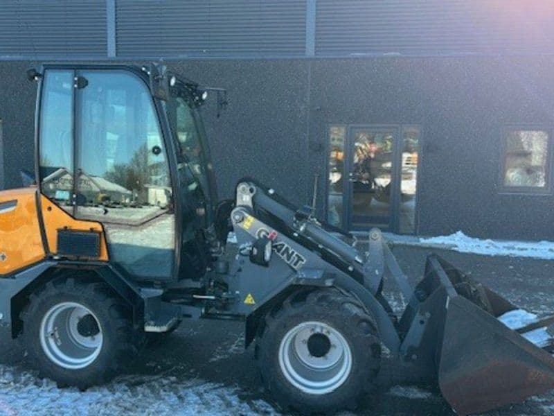 Giant G2700 X-TRA HD PLUS G2700 x-tra HD+