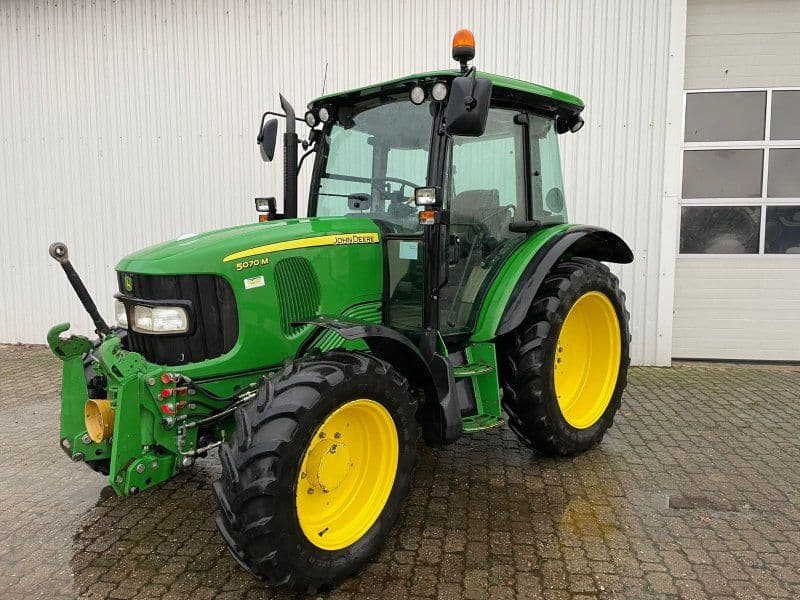 John Deere 5070 M