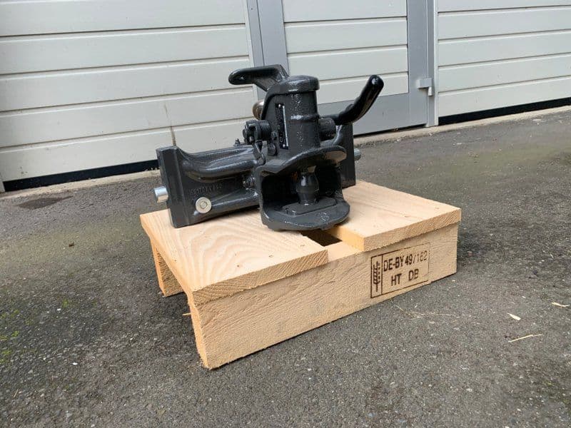 Sauermann Anhängekupplung 31,2er Schlitten, 38er Bolzen