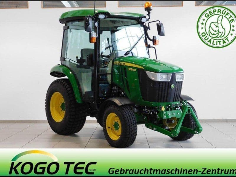 John Deere 3039R