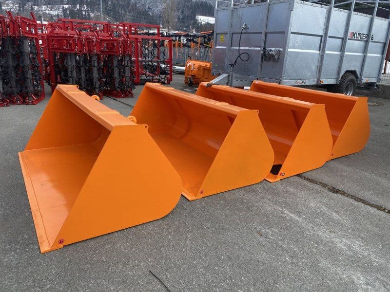 Stekro Volumenschaufel mit Hauer-Aufnahme  150-240cm