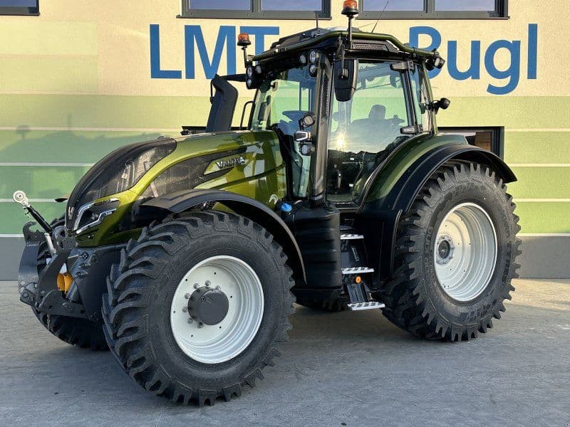 Valtra T235 Direct mit Forstkabine u. Rüfa