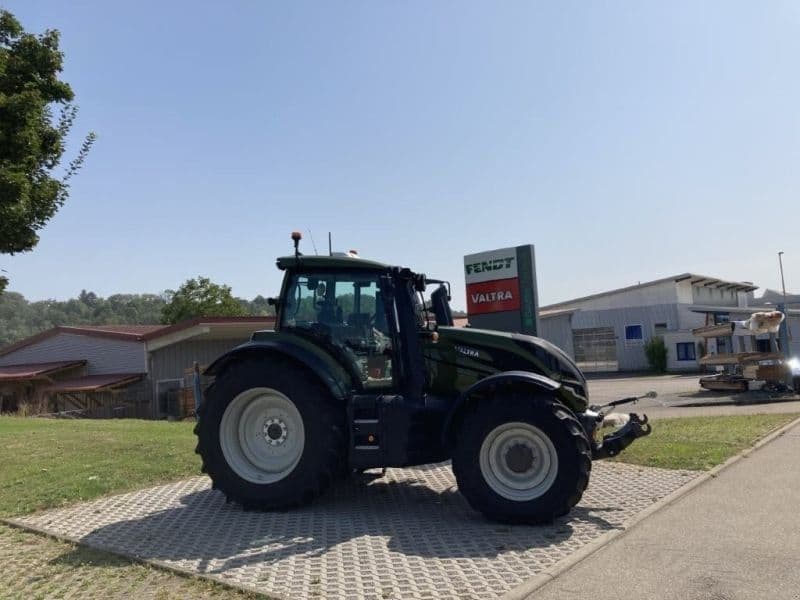 Valtra T215V