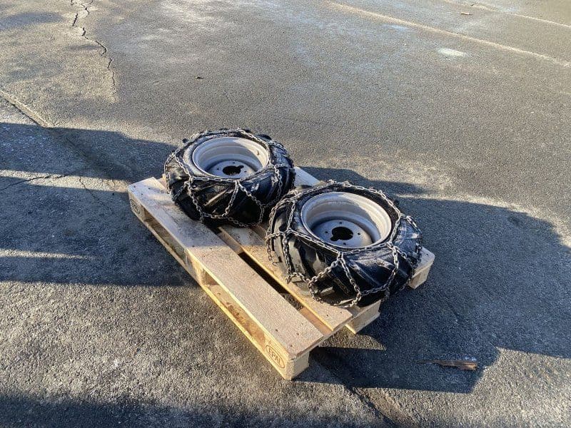 Räder mit Schneeketten für Aebi CC 56/66