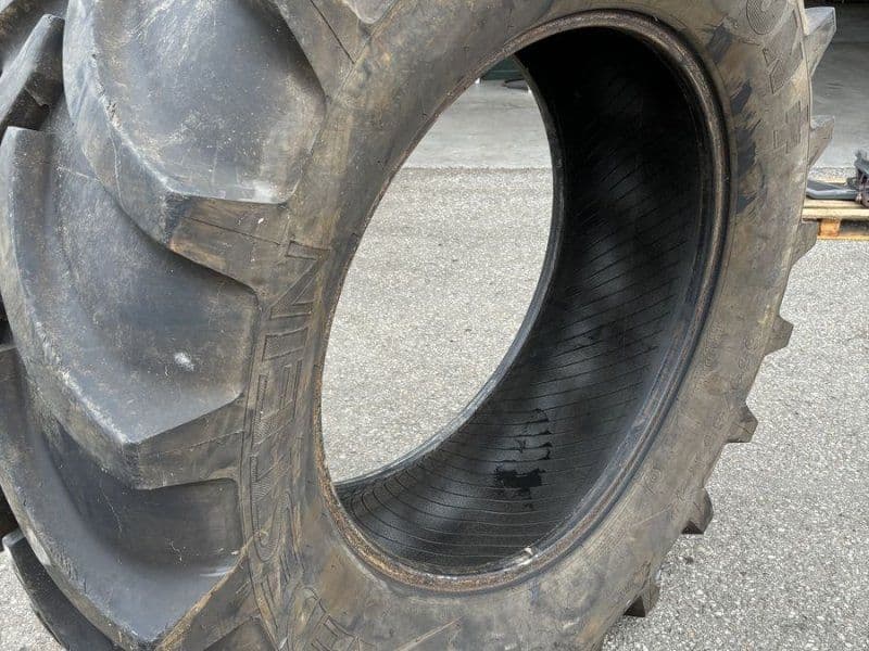Vredestein Traxion 650 / 65 R42