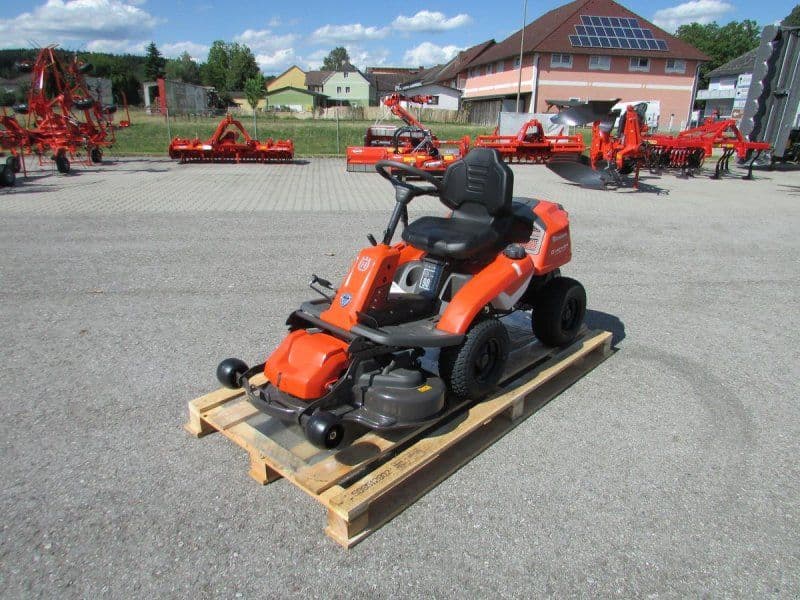 Husqvarna R 214TC